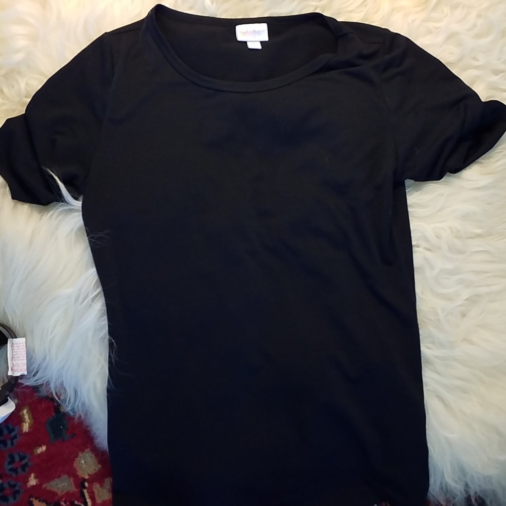 LuLaRoe Black T sz Med🎉3 Lularoe $10